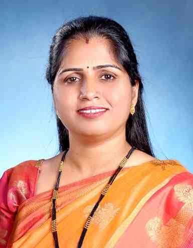 Tanuja Moti, Principal of Shri Swami Samarth English Medium School Kusumba